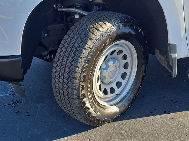 Used 2025 Chevrolet Silverado 1500 W/T w/ WT Value Package image 31