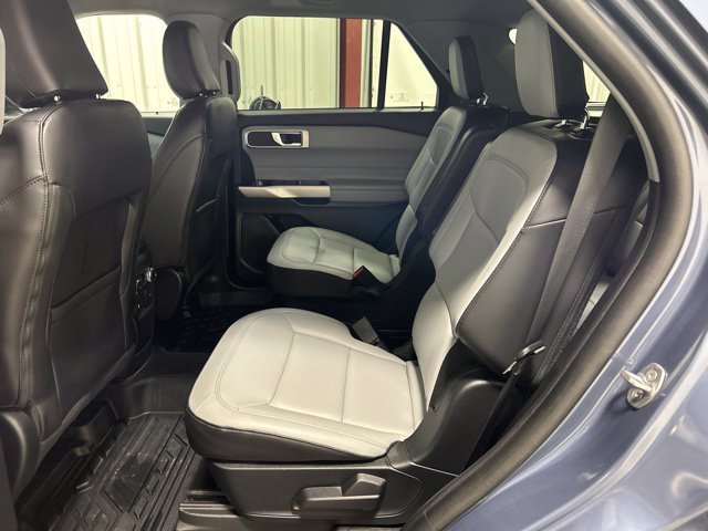 Used 2021 Ford Explorer XLT w/ Equipment Group 202A AWD/4WD image 15
