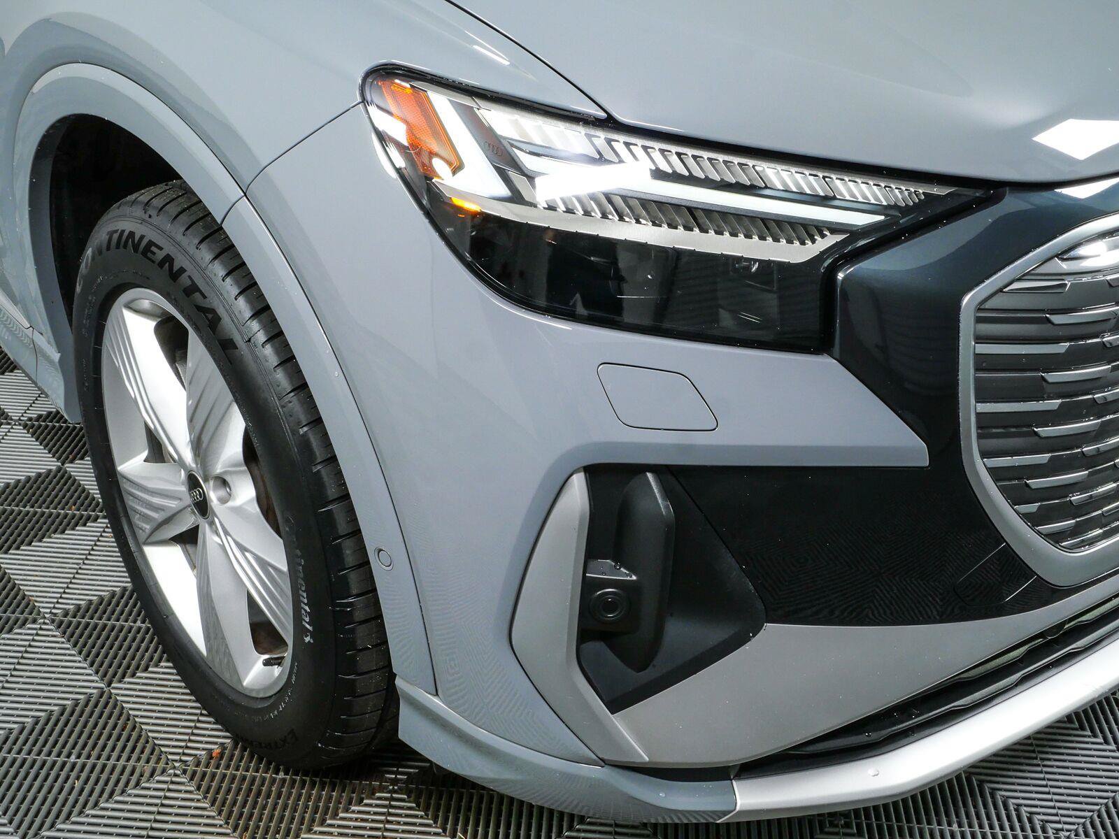 Used 2023 Audi Q4 e-tron Prestige AWD/4WD image 37