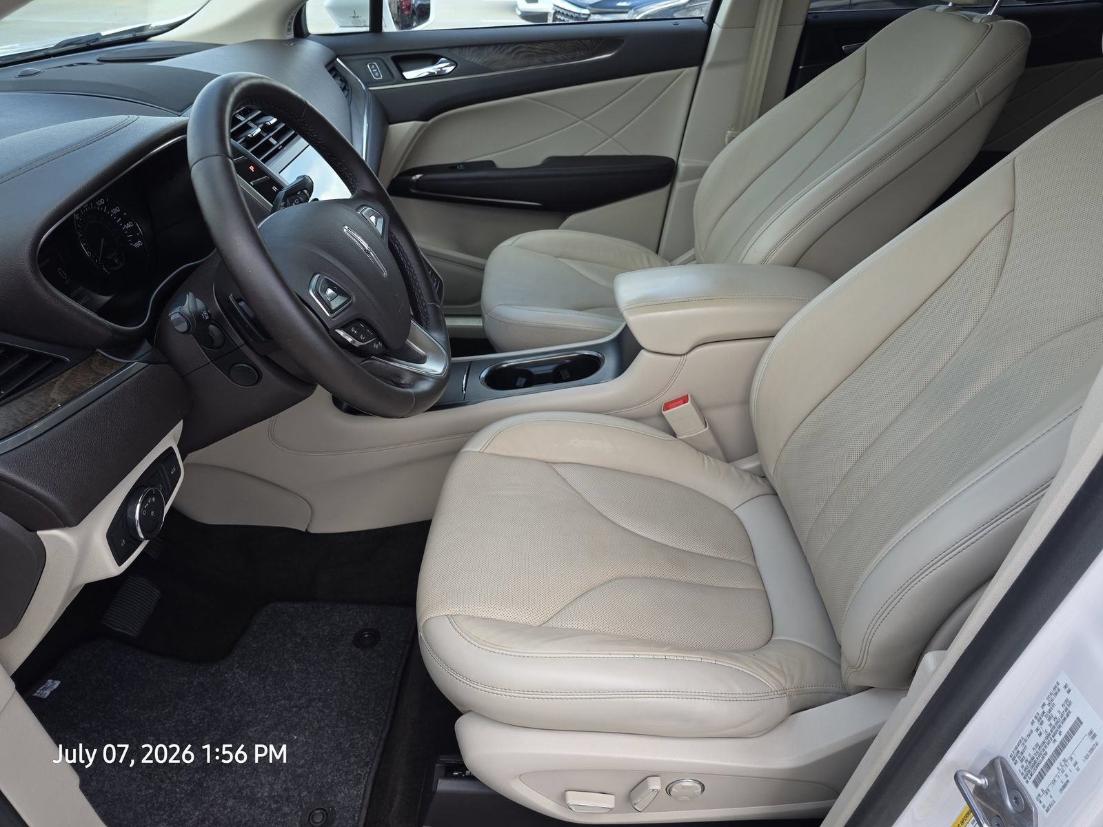 Used 2019 Lincoln MKC Reserve w/ MKC Technology Package FWD image 12