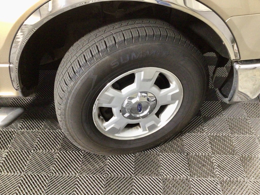 Used 2013 Ford F150 XLT w/ Mid Equipment Group image 25