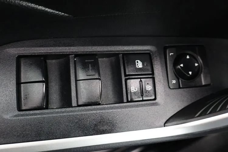 Used 2022 Toyota RAV4 LE AWD/4WD image 18