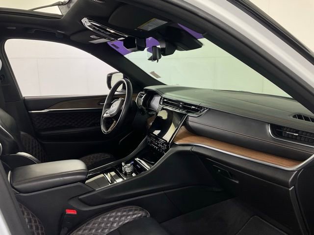 Used 2022 Jeep Grand Cherokee Summit w/ Adv Protech Group IV AWD/4WD image 30