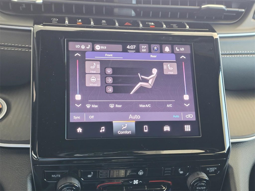 New 2025 Jeep Grand Cherokee L Altitude image 17