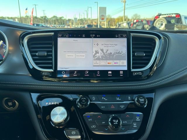 New 2026 Chrysler Pacifica Select image 20