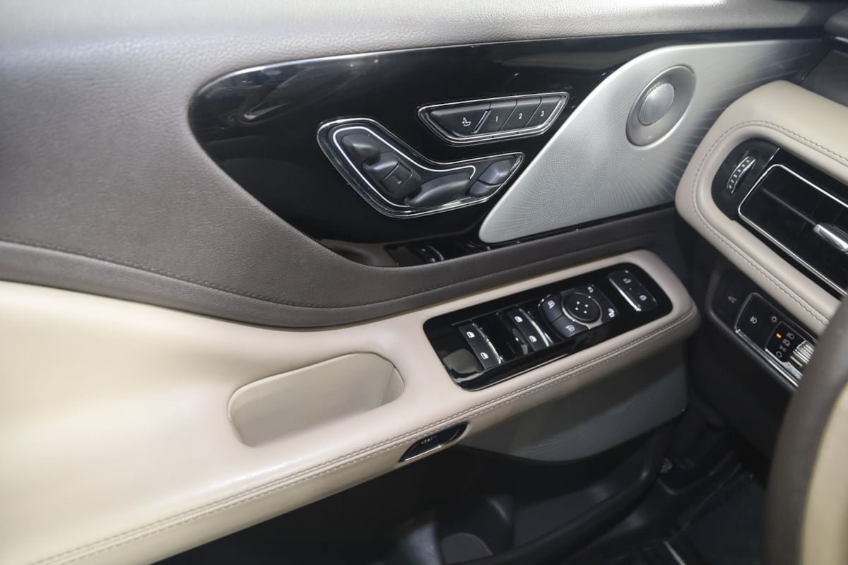 Used 2020 Lincoln Aviator Reserve w/ Equipment Group 202A AWD/4WD image 37