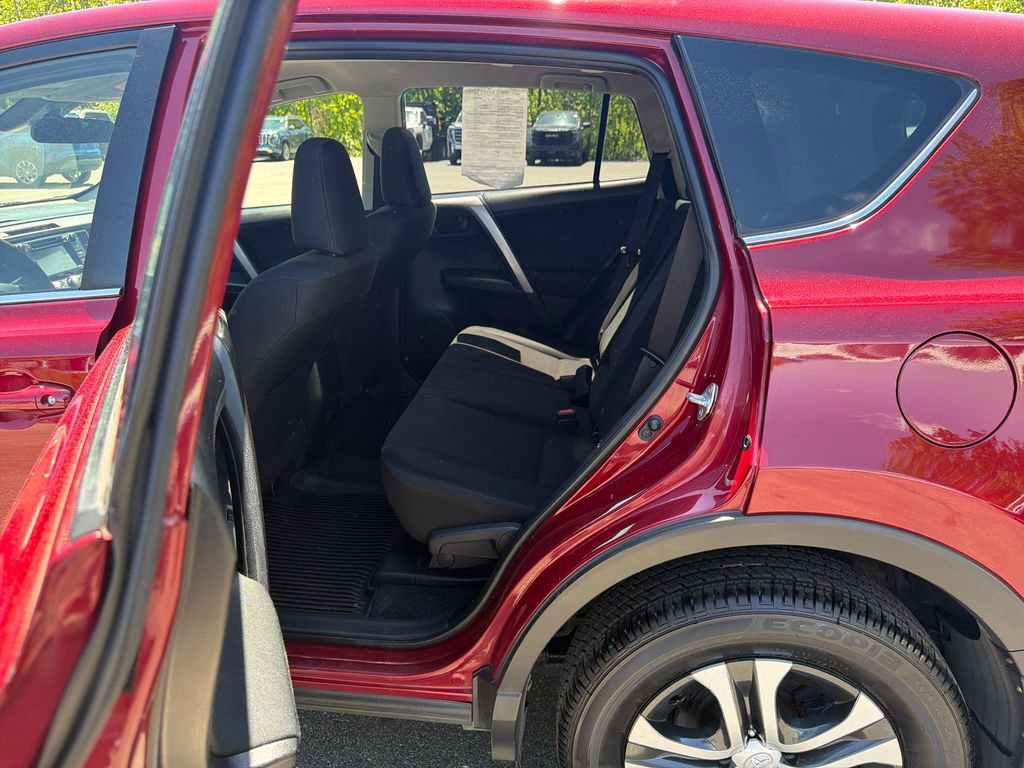 Used 2018 Toyota RAV4 LE w/ All Weather Liner Package AWD/4WD image 23