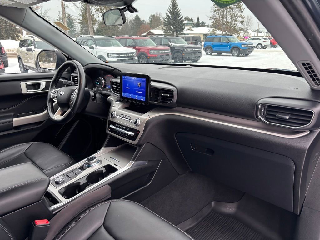 Used 2023 Ford Explorer XLT w/ Equipment Group 202A image 25
