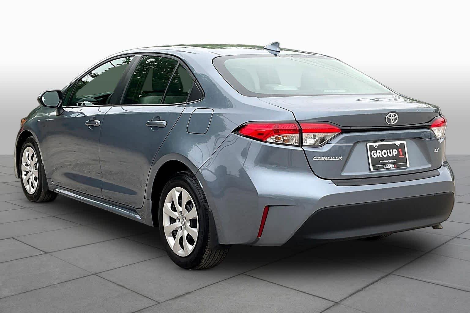Used 2025 Toyota Corolla LE FWD image 12