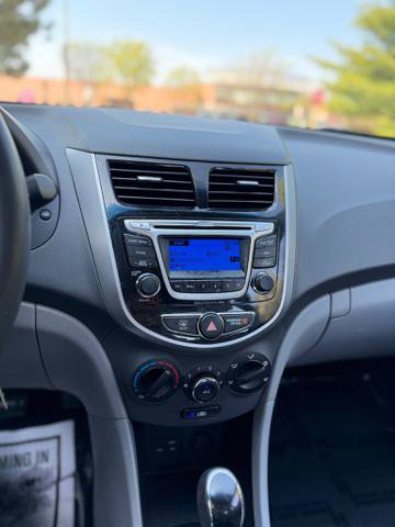 Used 2014 Hyundai Accent GLS w/ Option Group 2 image 14