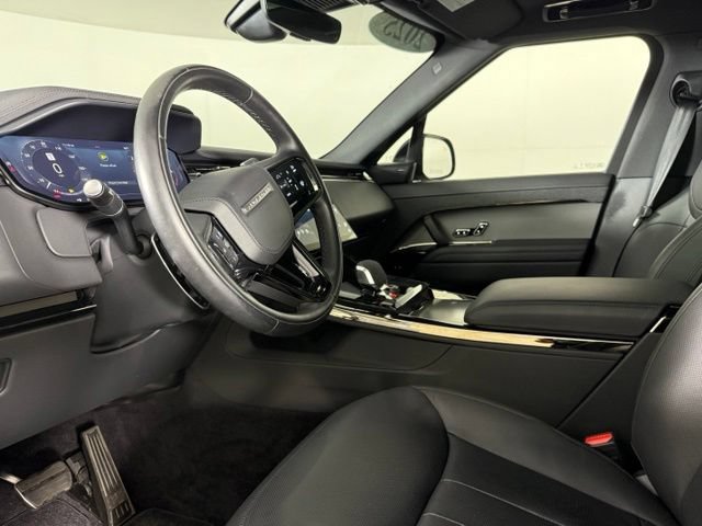 Used 2025 Land Rover Range Rover Sport Dynamic SE AWD/4WD image 6