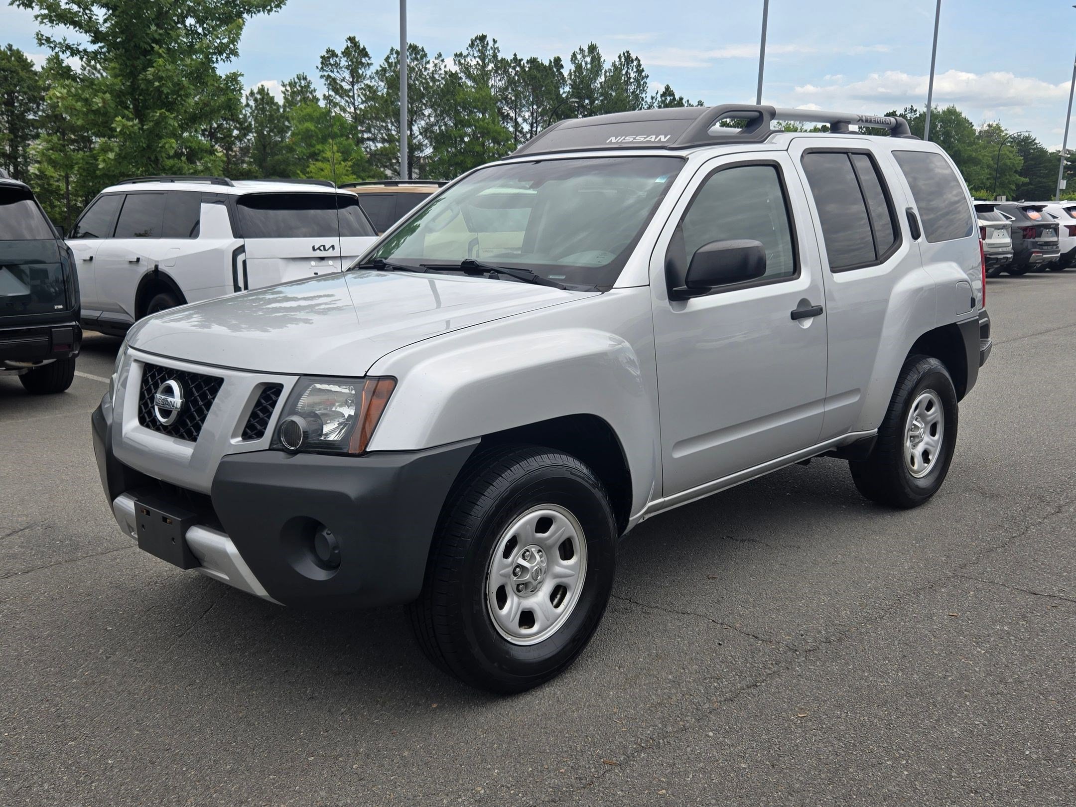 Used 2014 Nissan Xterra X AWD/4WD image 3