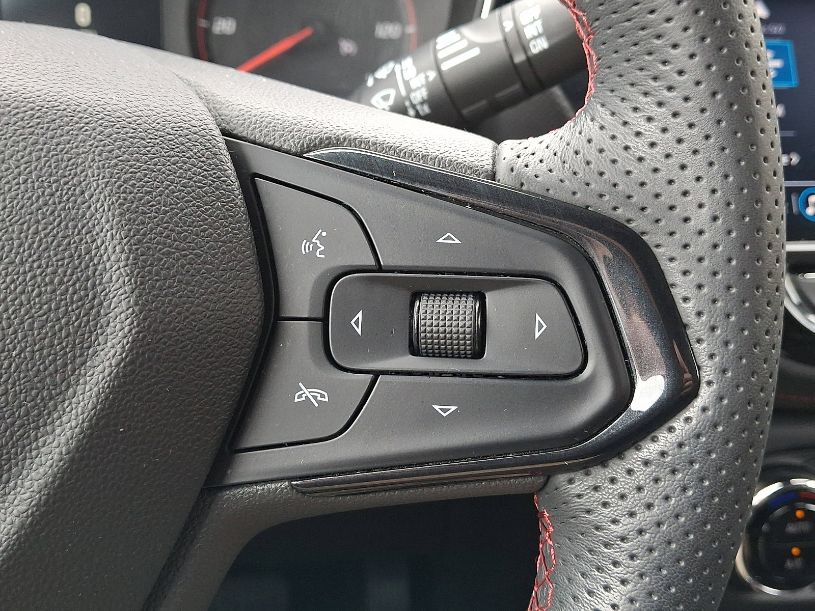 Used 2023 Chevrolet TrailBlazer RS w/ Convenience Package image 21