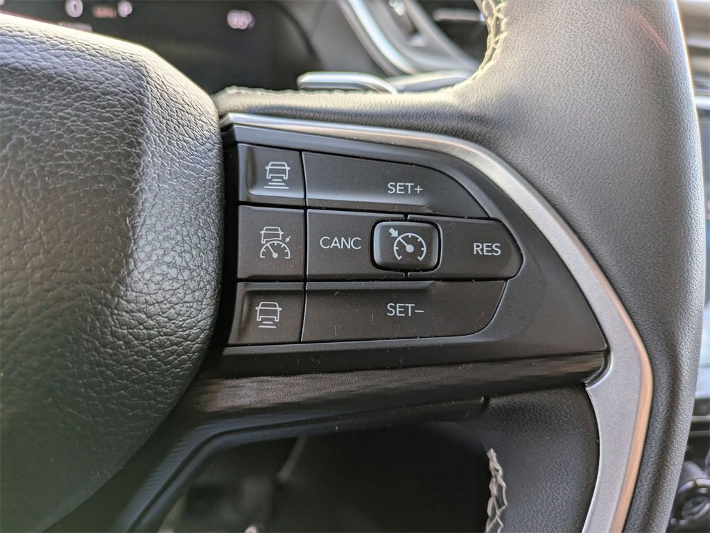 Used 2024 Jeep Grand Cherokee L Laredo image 23