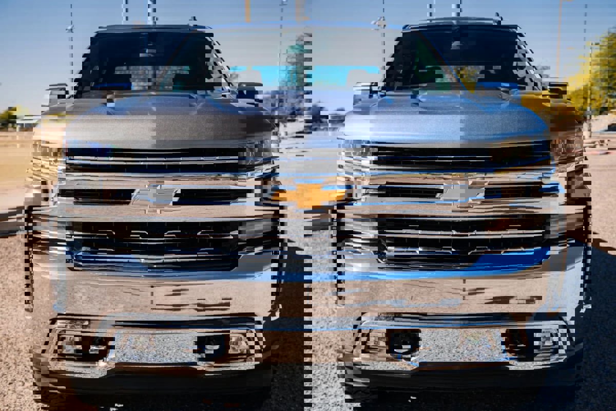 Used 2021 Chevrolet Silverado 1500 LT image 2