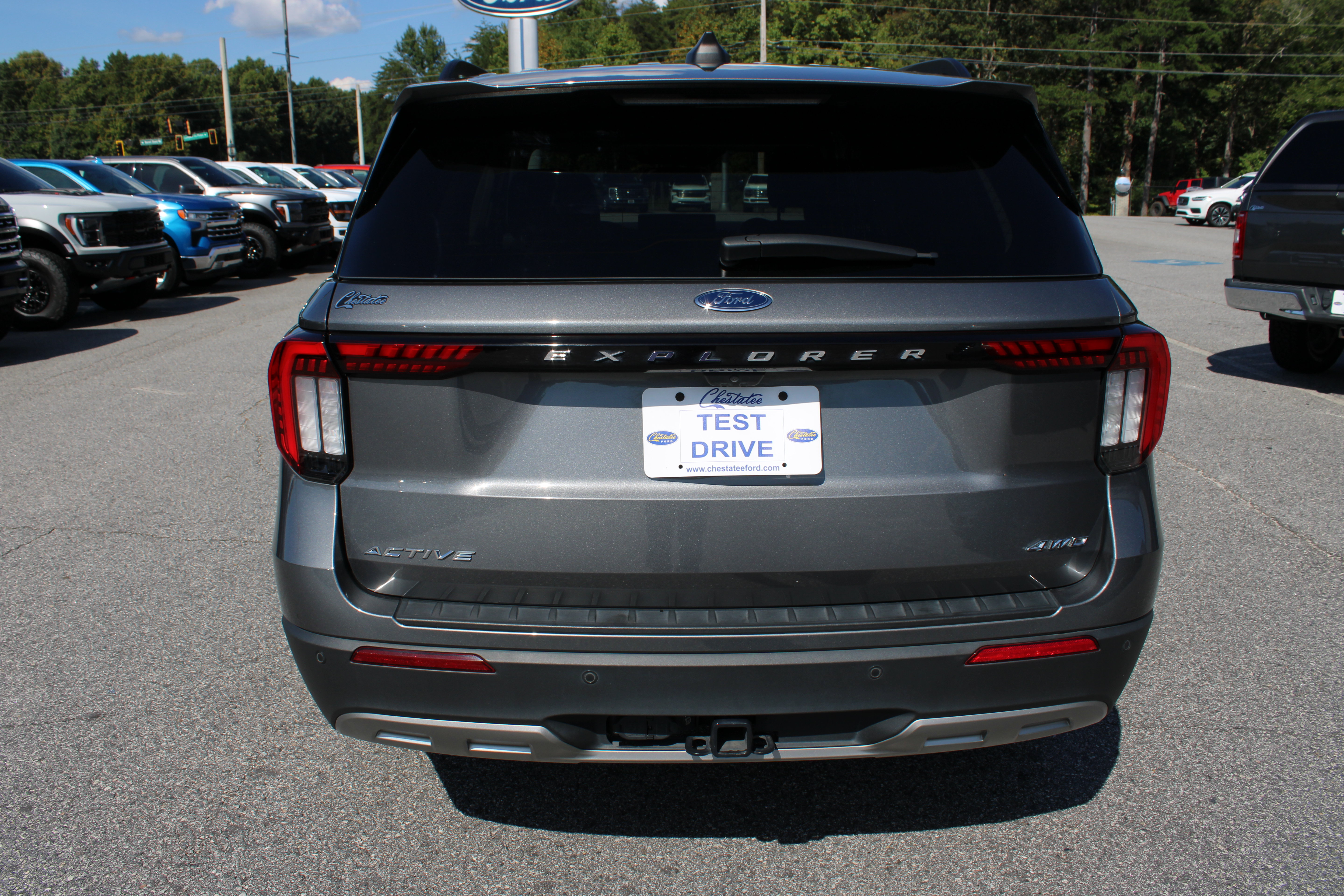 Used 2025 Ford Explorer Active w/ Active Comfort Package AWD/4WD image 7