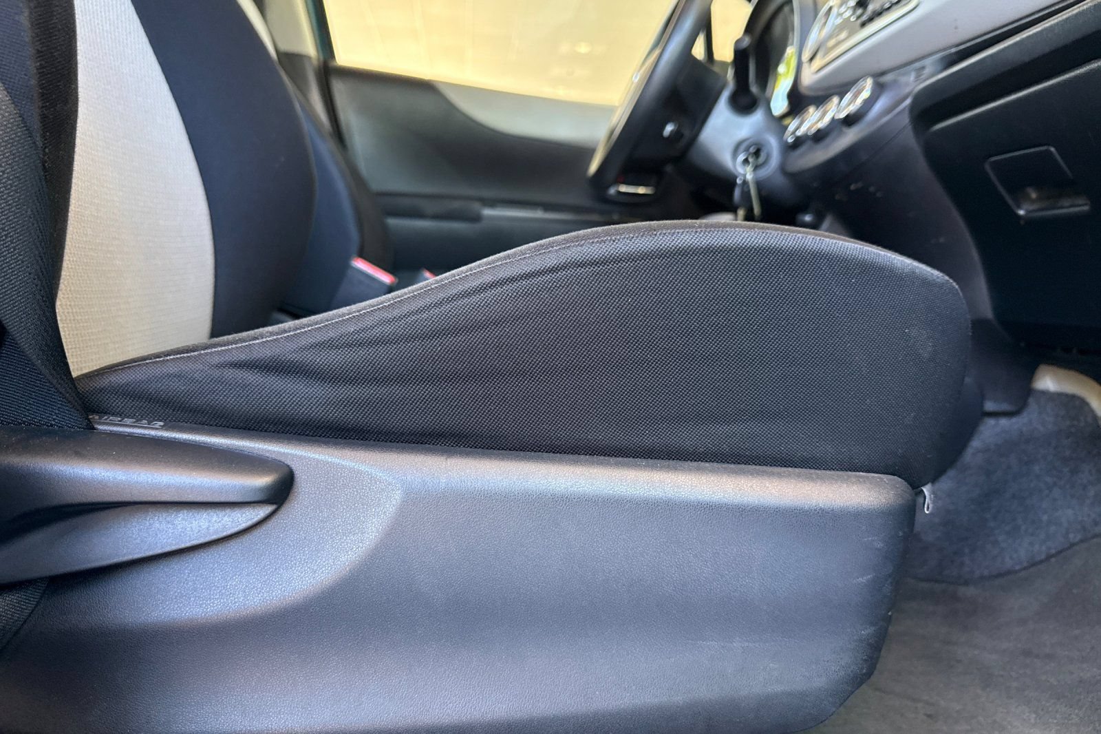 Used 2012 Toyota Yaris LE FWD image 23
