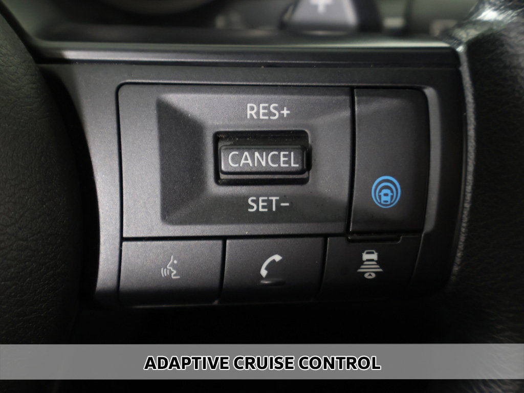 Used 2024 Nissan Rogue SV AWD/4WD image 3