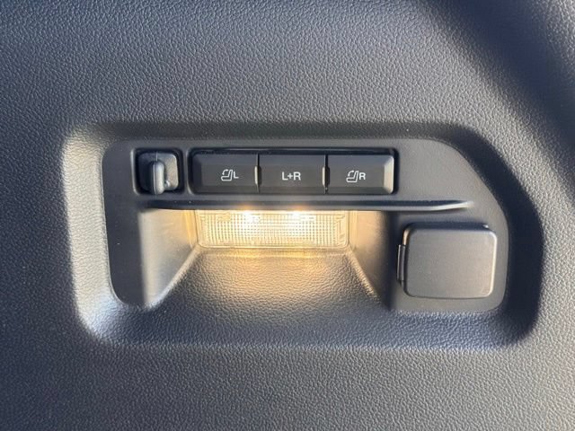 Used 2025 Ford Explorer Platinum AWD/4WD image 34