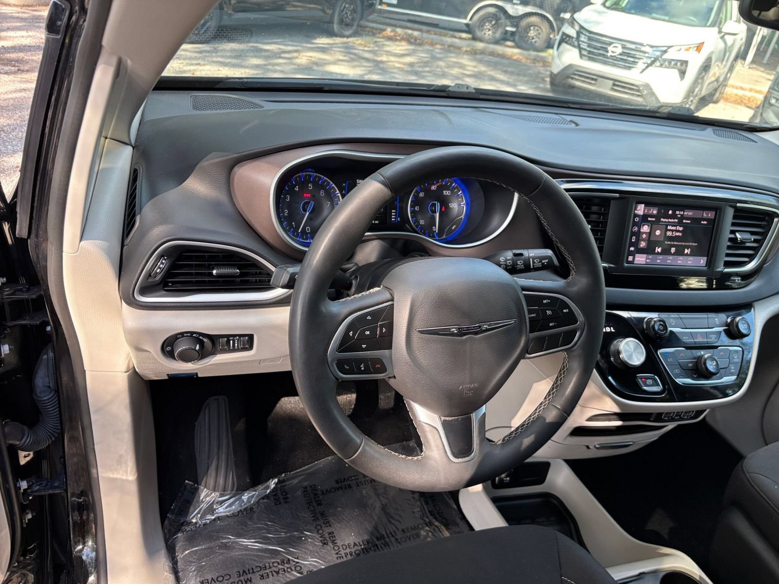 Used 2024 Chrysler Voyager LX FWD image 36