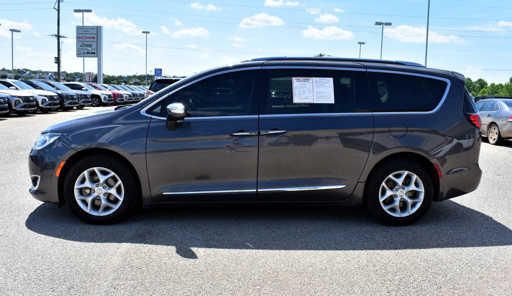 Used 2020 Chrysler Pacifica Limited FWD image 5