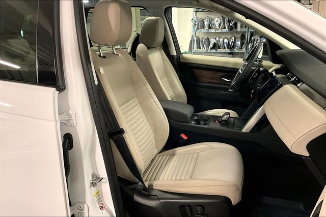 Certified 2025 Land Rover Discovery Sport S image 6