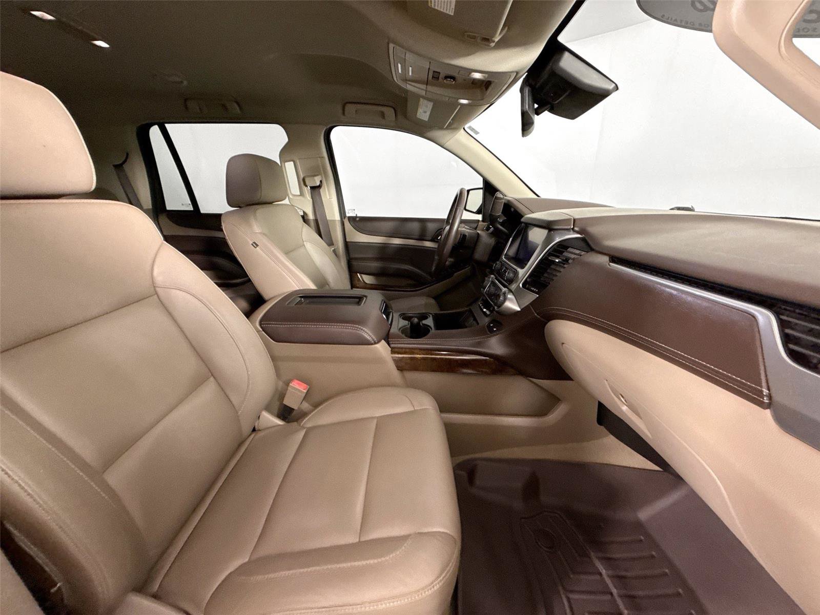 Used 2020 Chevrolet Tahoe LT w/ Luxury Package RWD image 45