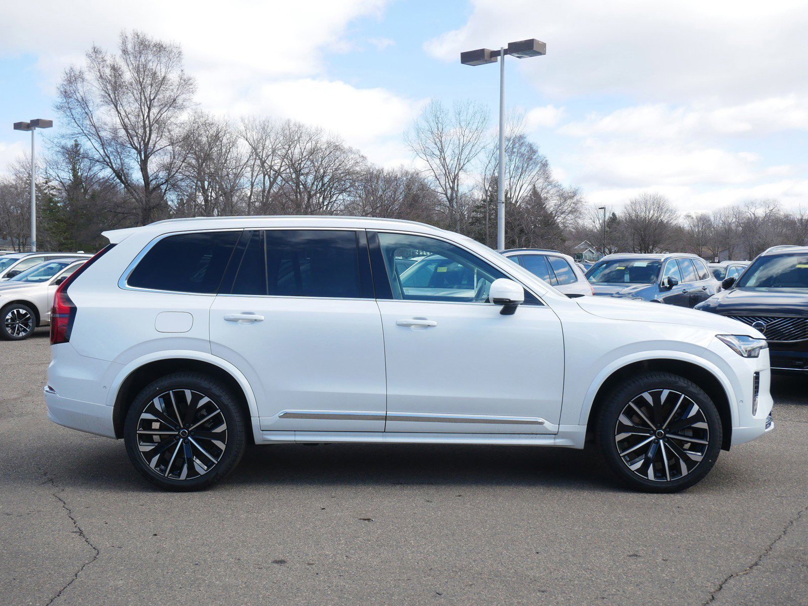 New 2026 Volvo XC90 T8 Ultra w/ Protection Package Premier image 2