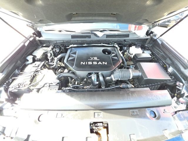 Used 2025 Nissan Armada Platinum Reserve RWD image 32
