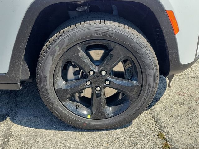 New 2026 Jeep Grand Cherokee L Limited w/ Limited Altitude Package RWD image 5