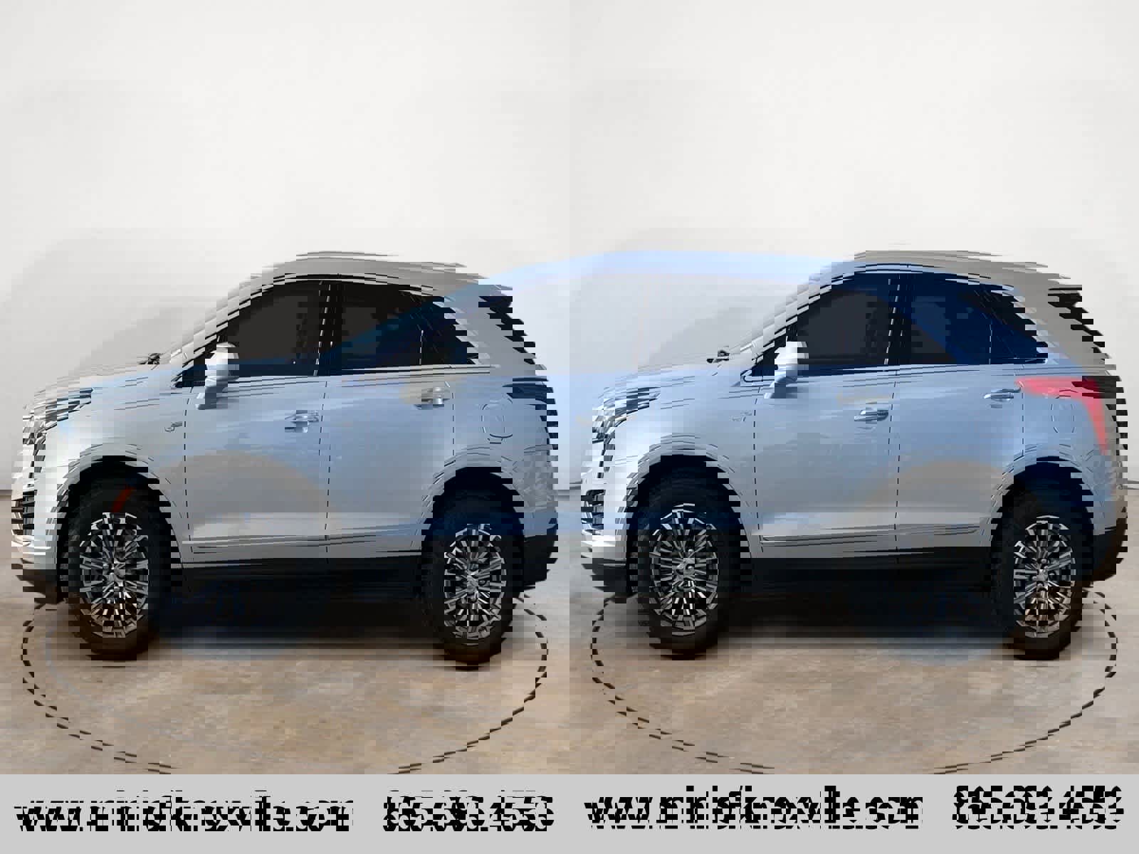 Used 2017 Cadillac XT5 Luxury w/ Driver Awareness Package image 6