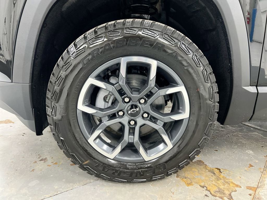 New 2026 Chevrolet Equinox ACTIV w/ LPO, Floor Liner Package image 27