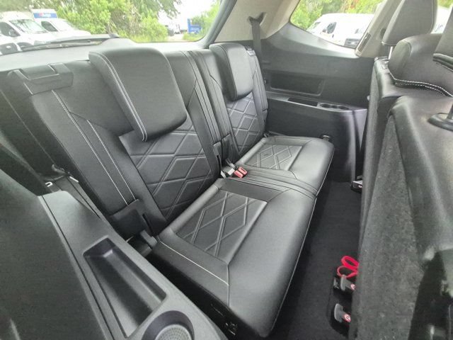 Used 2025 Volkswagen Atlas SE FWD image 29