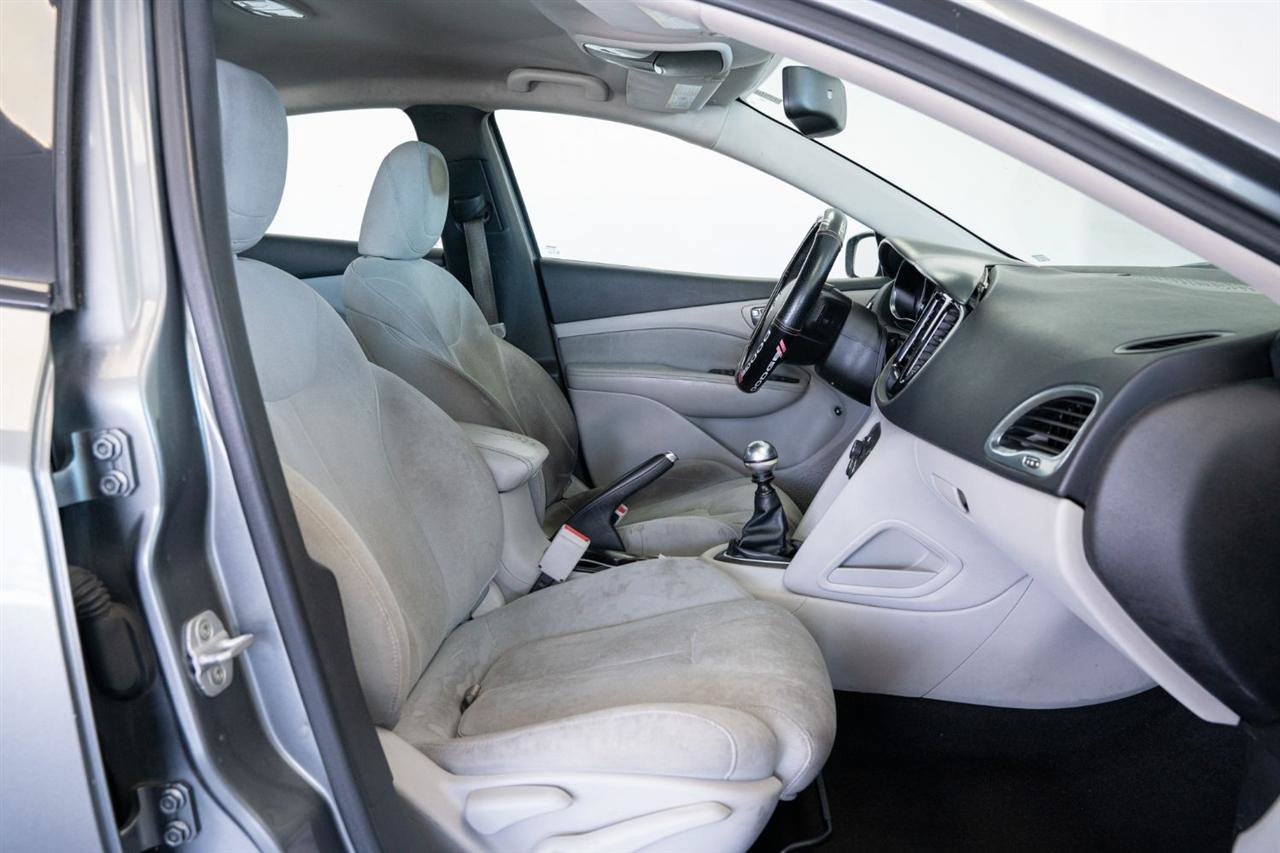 Used 2013 Dodge Dart SXT w/ Popular Equipment Group FWD image 9