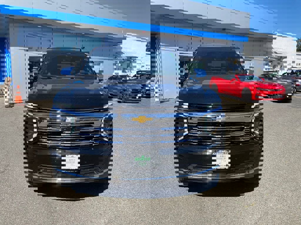 New 2025 Chevrolet Suburban Premier image 2