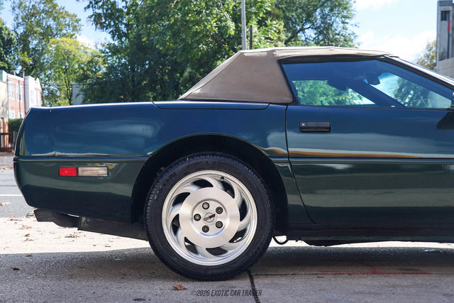 Used 1995 Chevrolet Corvette Convertible RWD image 9