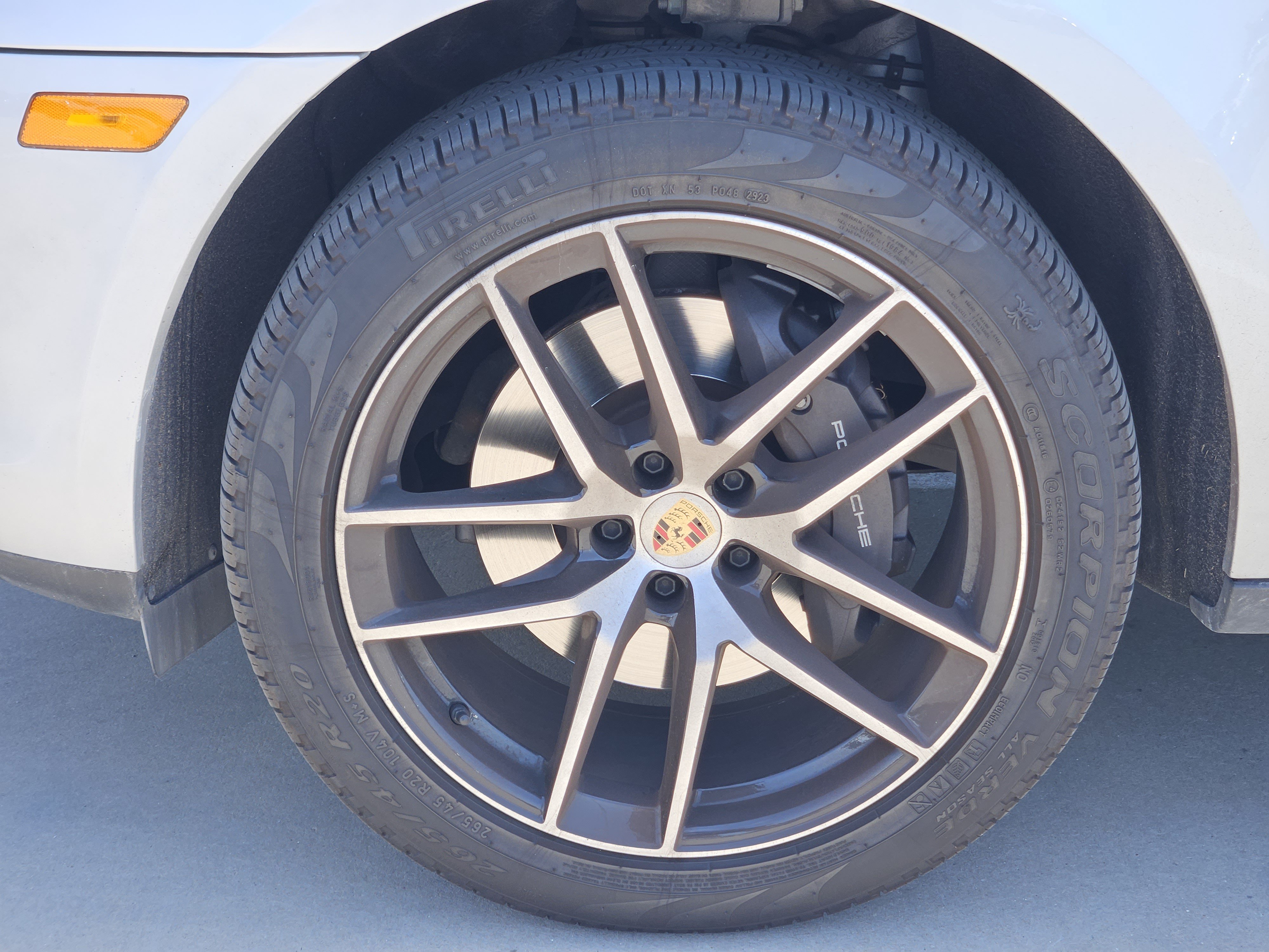 Certified 2023 Porsche Macan AWD/4WD image 14