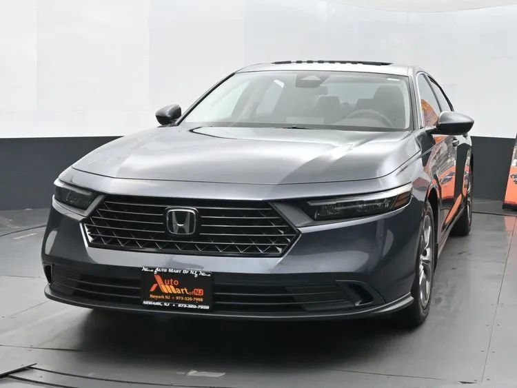 Used 2023 Honda Accord EX image 1
