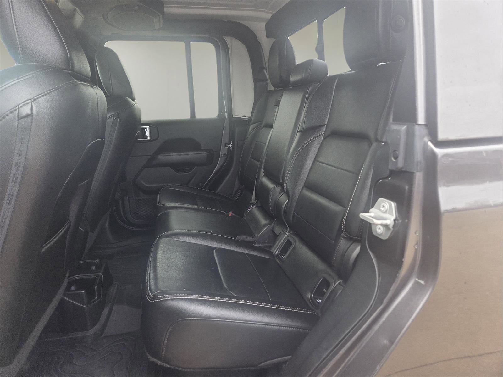 Used 2020 Jeep Gladiator Overland image 19