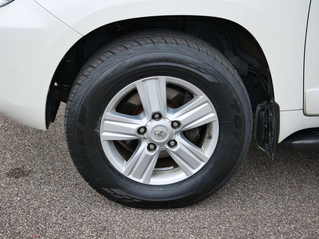 Used 2015 Toyota Land Cruiser image 76