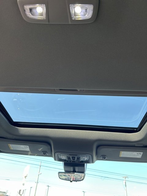 Used 2024 Chevrolet Silverado 2500 LTZ w/ LTZ Premium Package image 18