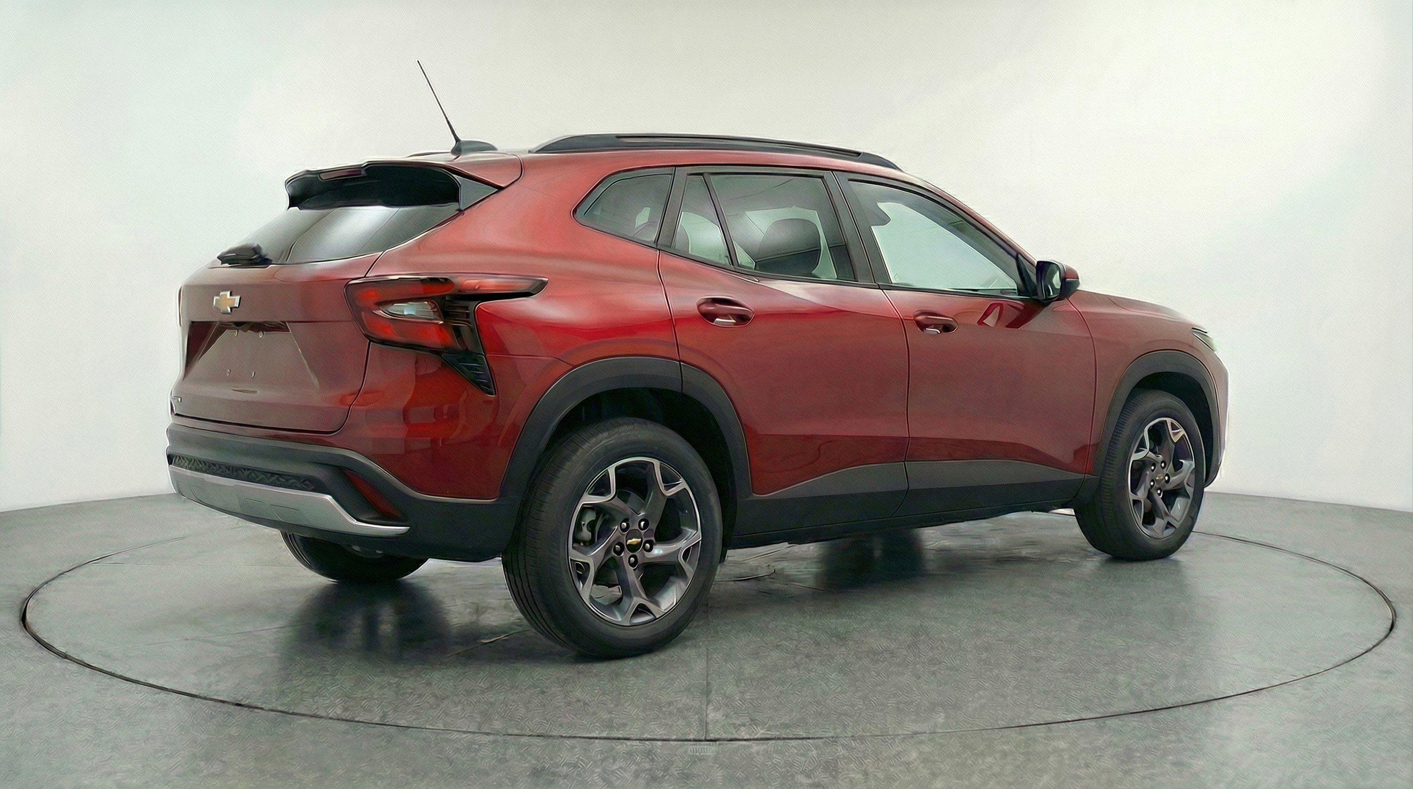 Used 2025 Chevrolet Trax LT FWD image 9