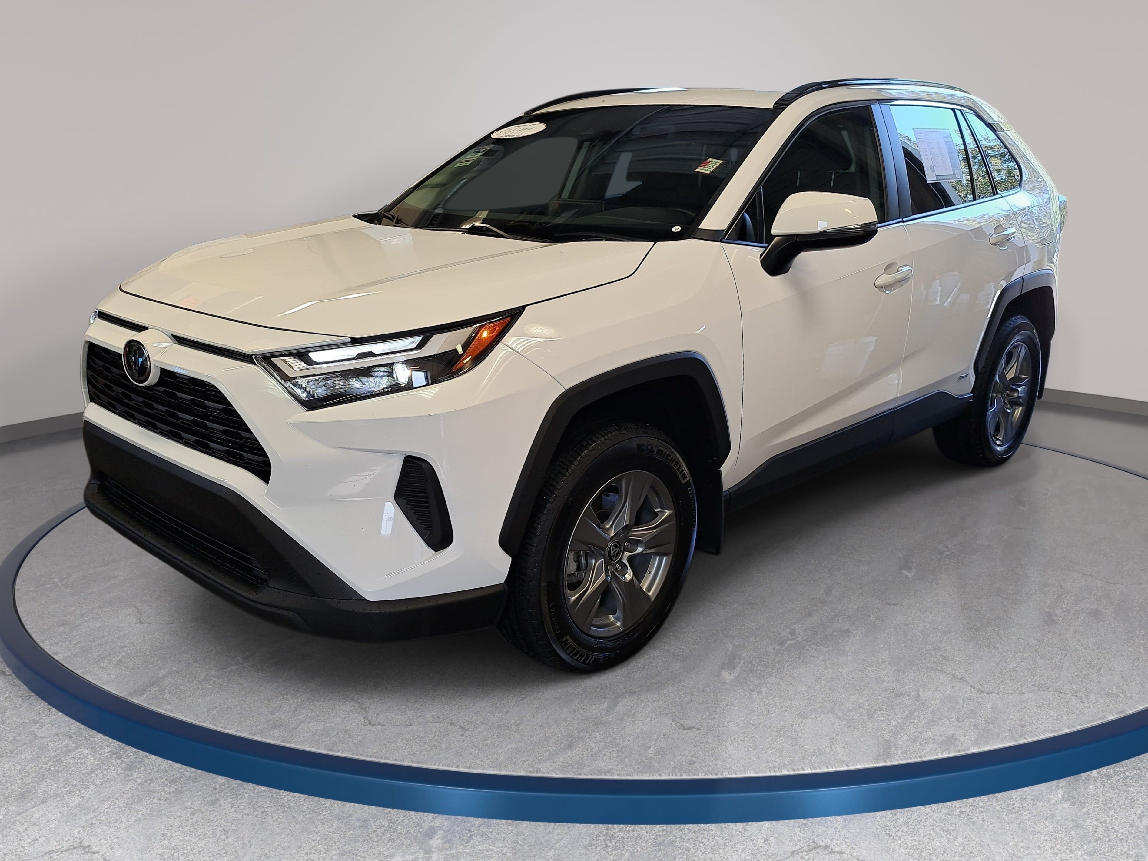 Used 2025 Toyota RAV4 XLE w/ Convenience Package