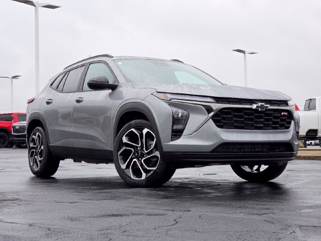 New 2026 Chevrolet Trax RS w/ Sunroof Package FWD image 2