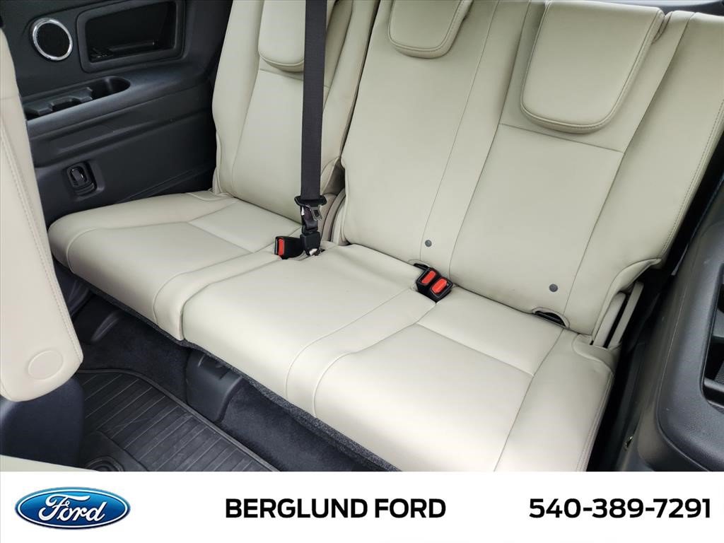 Used 2022 Subaru Ascent Limited w/ Technology Package AWD/4WD image 16