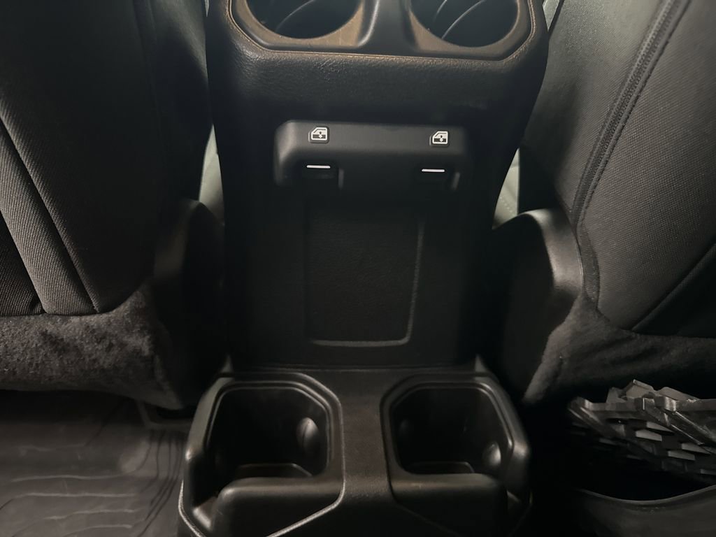 Used 2022 Jeep Gladiator Willys image 39