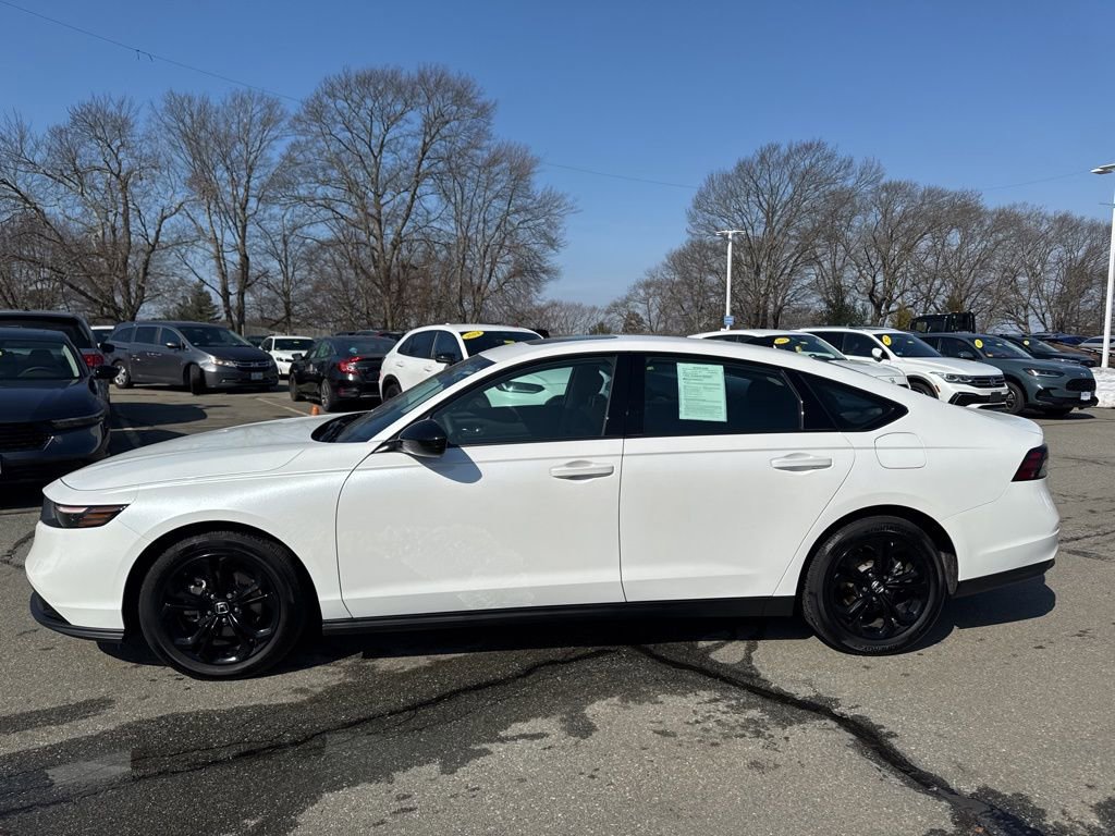 Used 2025 Honda Accord SE image 9