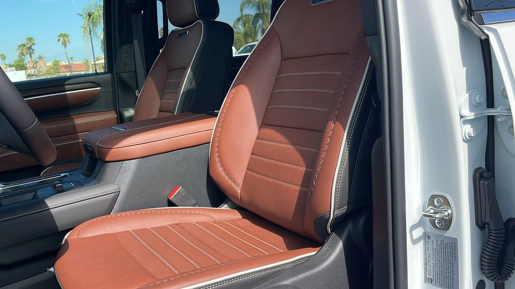 New 2026 GMC Sierra 3500 Denali Ultimate AWD/4WD image 11