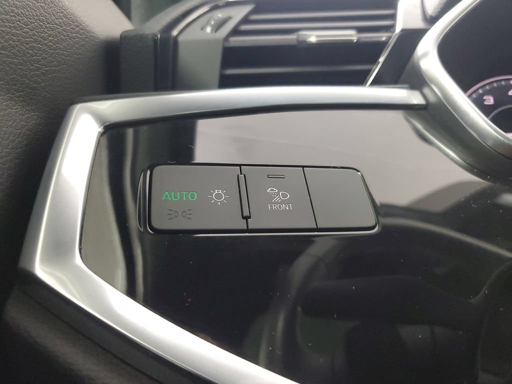 Used 2022 Audi Q3 2.0T Premium Plus AWD/4WD image 35
