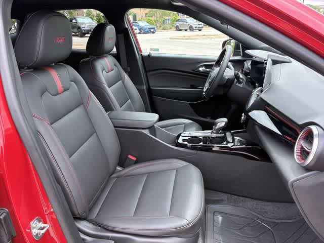 Used 2026 Chevrolet Trax RS w/ Sunroof Package FWD image 24